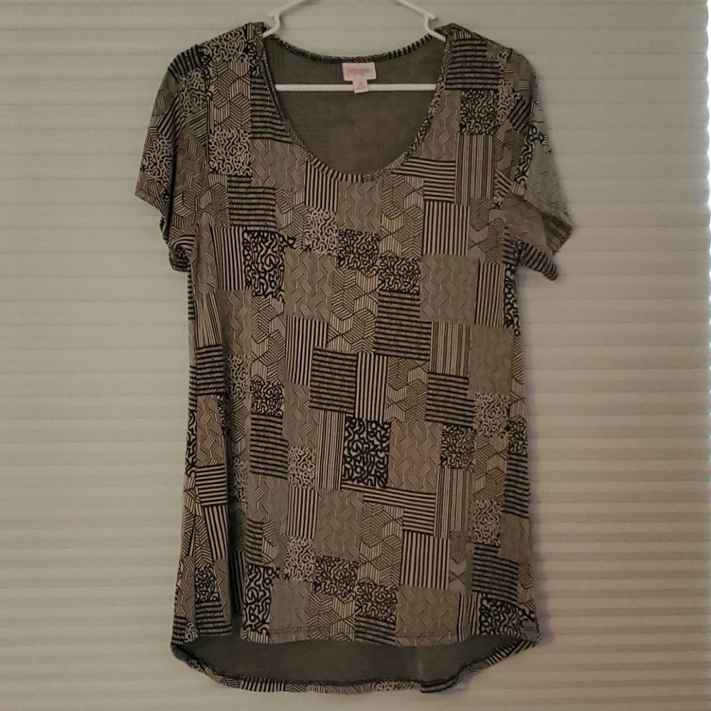 Lularoe medium Classic T B&W